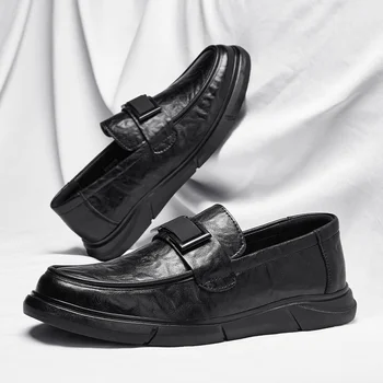 Мужские модельные туфли из лакированной кожи с перфорацией типа 