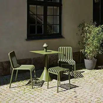 Уличные столы и стулья во внутреннем дворе, красочное железное искусство, досуг на открытом воздухе, балкон, кофейня, Маленькие металлические садовые столы и стулья